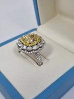 Украшение GIA  Кольцо С Бриллиантом 5,10 Ct. Fancy Yellow   