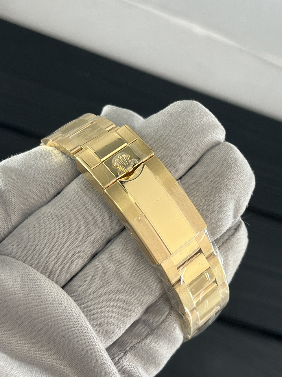 Часы Rolex  Cosmograph Daytona Pikachu Yellow Gold  126508 YML