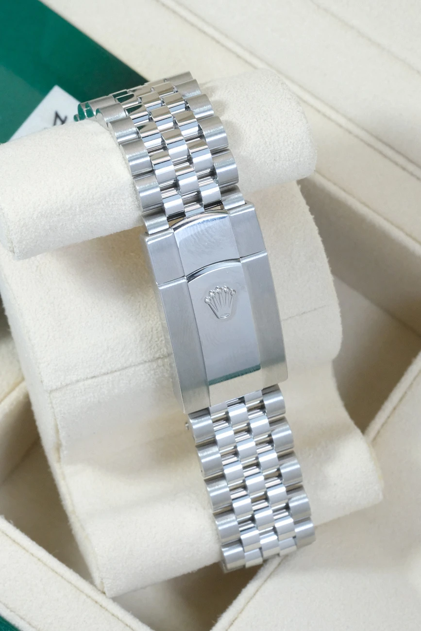 Часы Rolex  Oyster Perpetual Datejust 41Mm Blue Dial Diamond Index  126334
