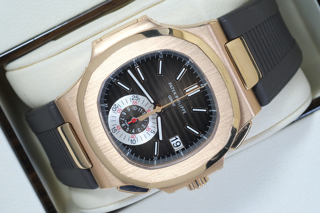 Часы Patek Philippe  Nautilus Chronograph Rose Gold  5980R-001