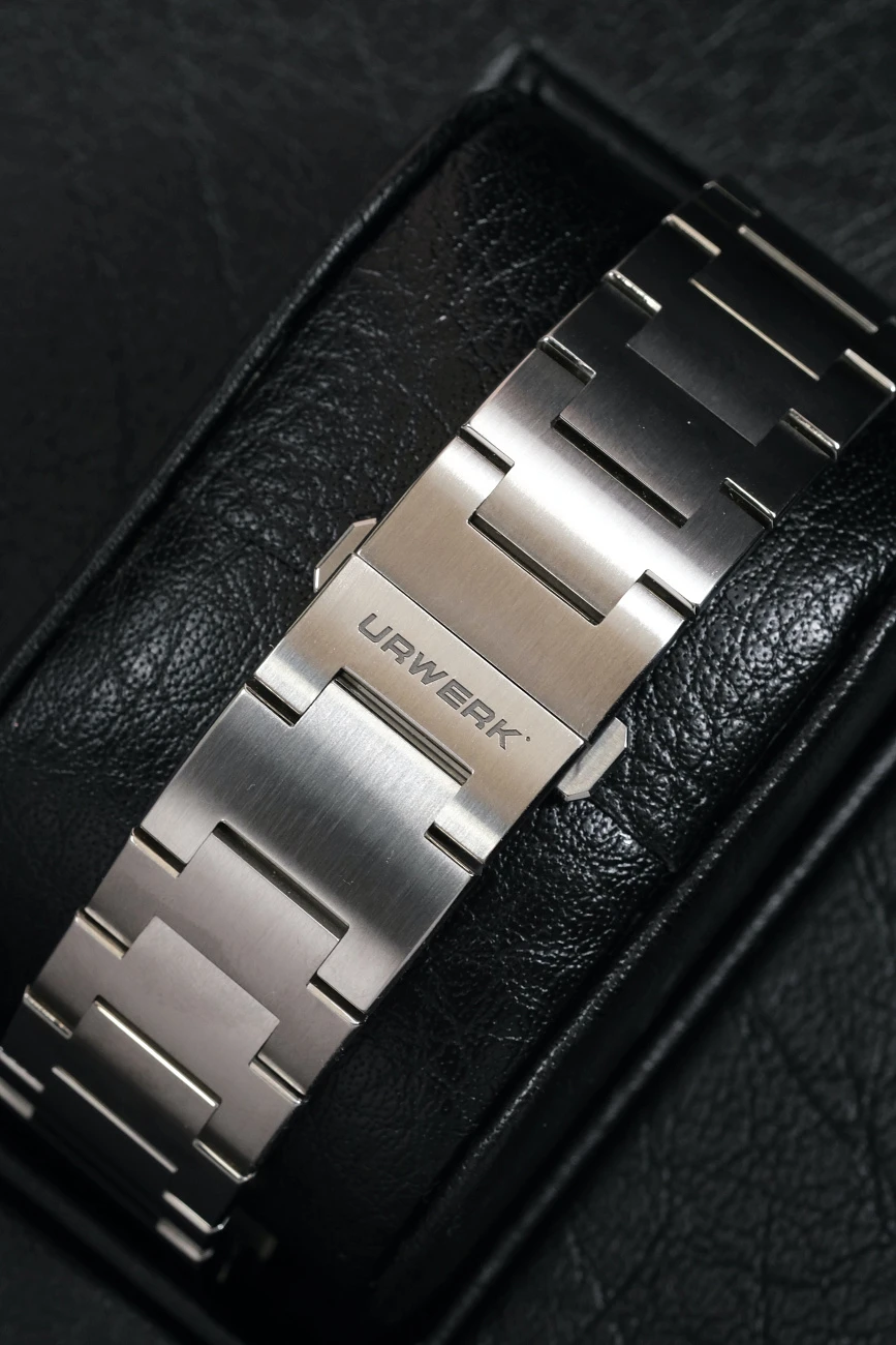 Часы Urwerk  Ur-210 Steel Limited Edition  UR210