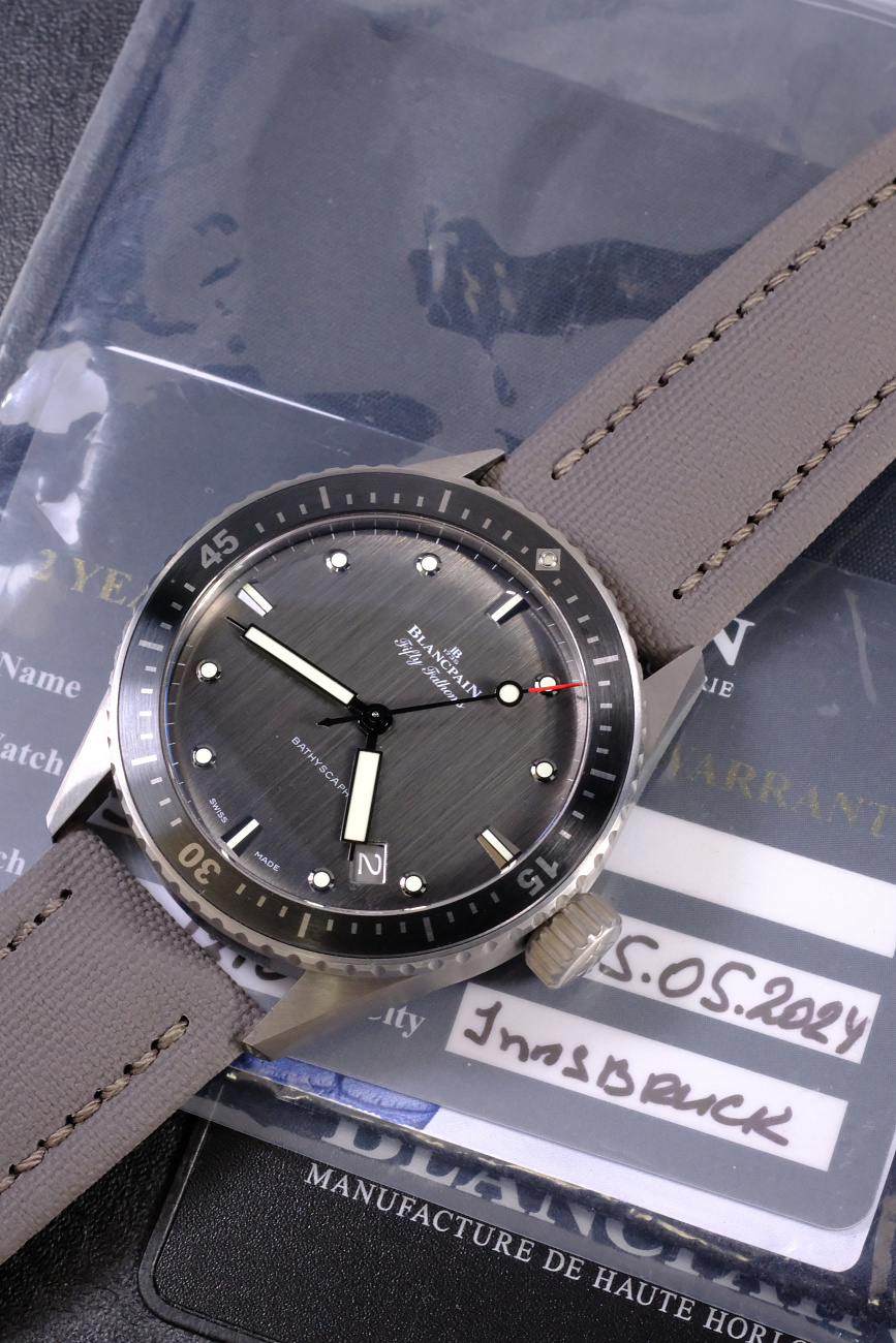 Часы Blancpain  Fifty Fathoms Bathyscaphe  5000 1210 G52A