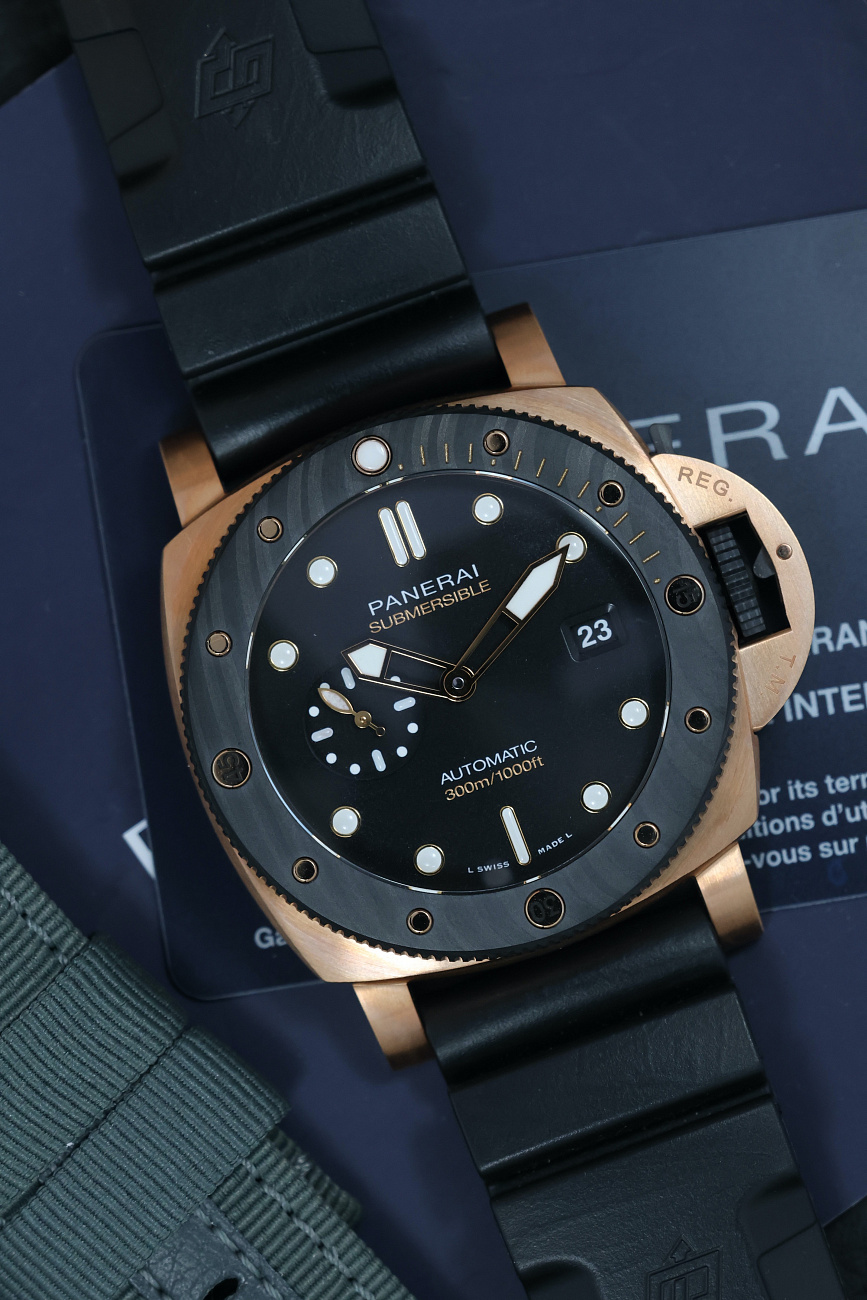 Часы Panerai  Submersible 44mm, Goldtech™ PAM02070  PAM02070