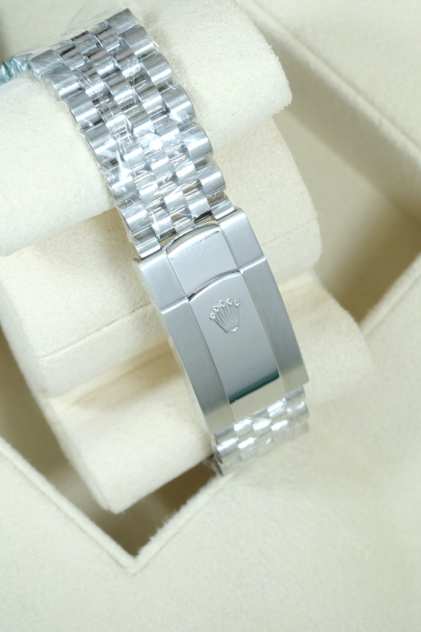 Часы Rolex  Datejust 36Mm Steel & White Gold Diamonds Mother Of Pearl  126234