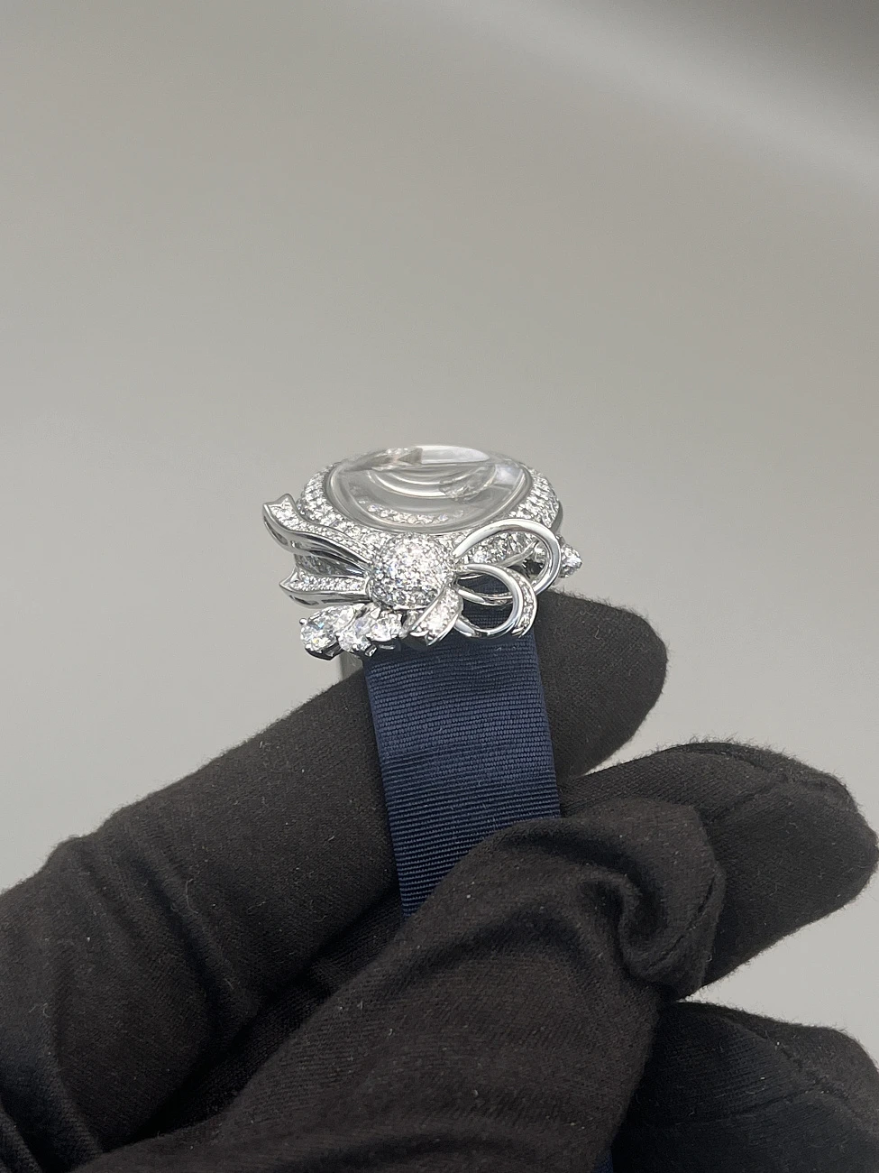 Часы Breguet  Désir De La Reine  GJ27BB8924/DDD83L