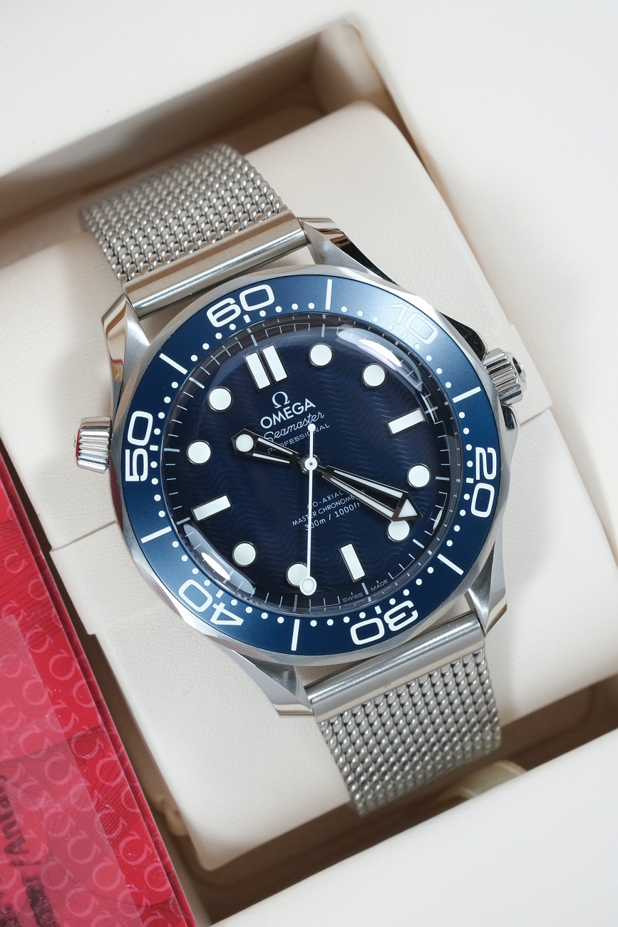 Часы Omega  Seamaster James Bond 60Th Anniversary  210.30.42.20.03.002