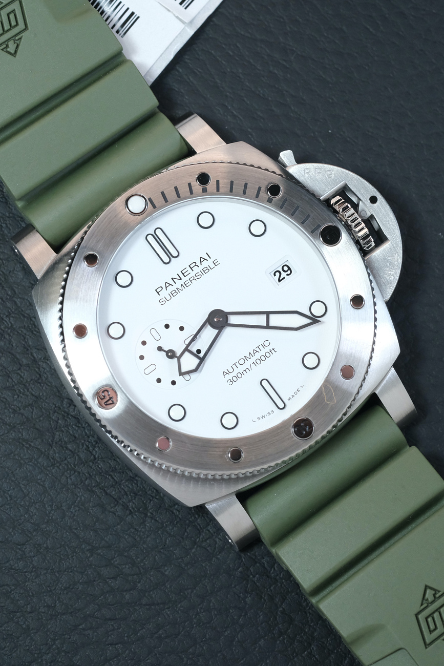 Часы Panerai  Submersible Quarantaquattro 44 Mm White Dial  PAM01595