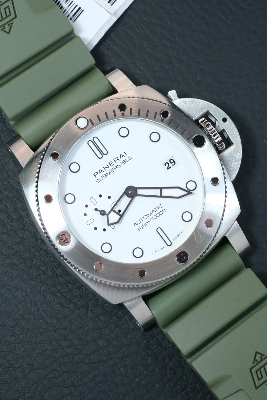 Часы Panerai  Submersible Quarantaquattro 44 Mm White Dial  PAM01595