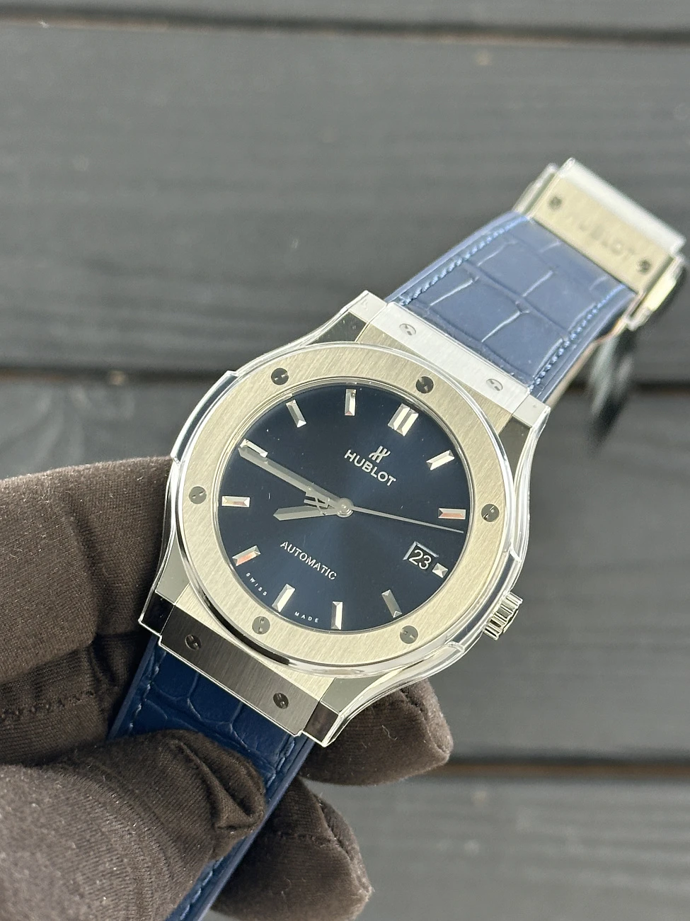 Часы Hublot  Fusion 45Mm Blue Titanium Leather  511.NX.7170.RX