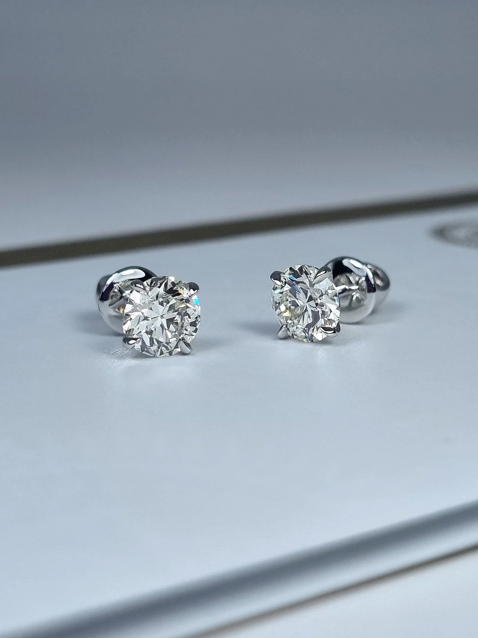 Украшение GIA  Серьги с бриллиантами 1,50/1,50 ct. K/VS1   