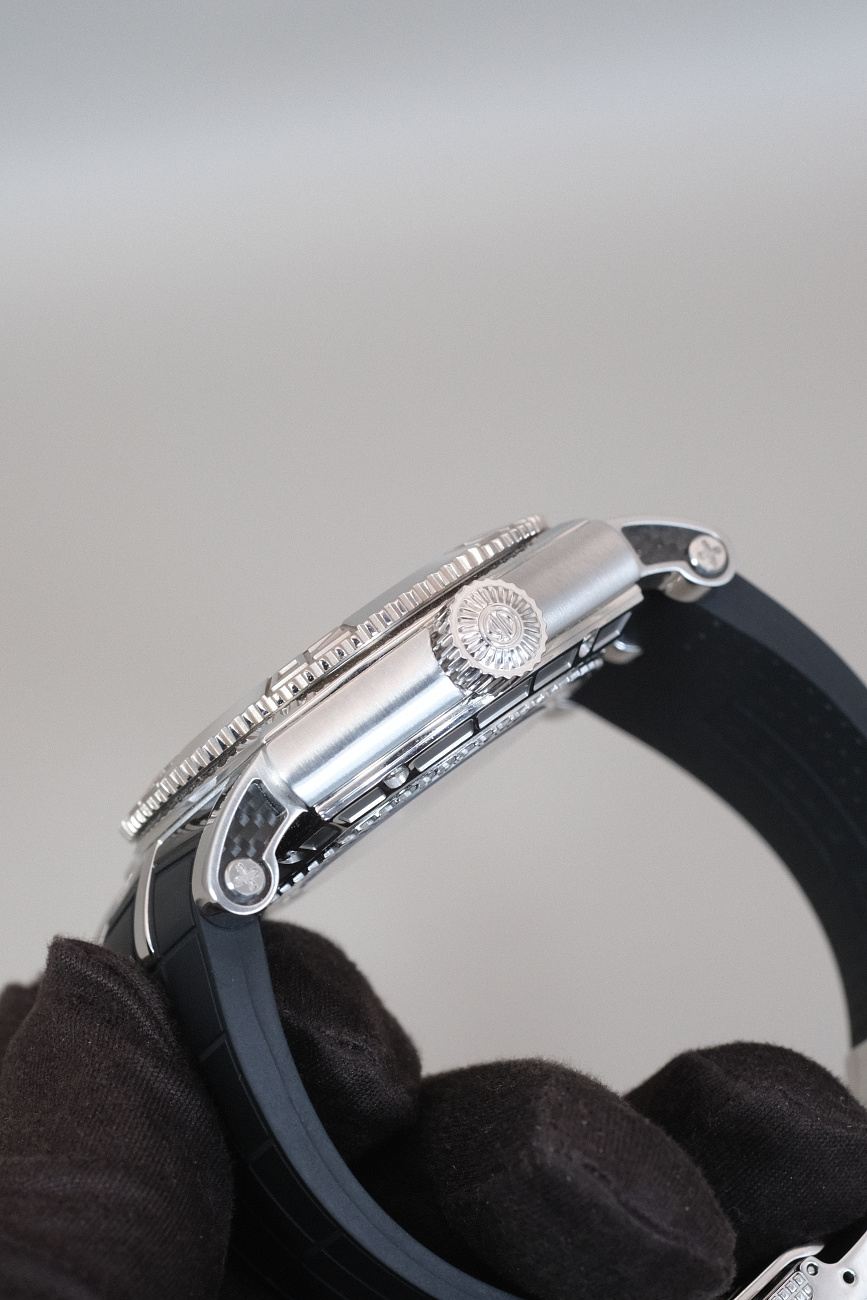 Часы Roger Dubuis  Easy Diver Tourbillon 02 9  SE48