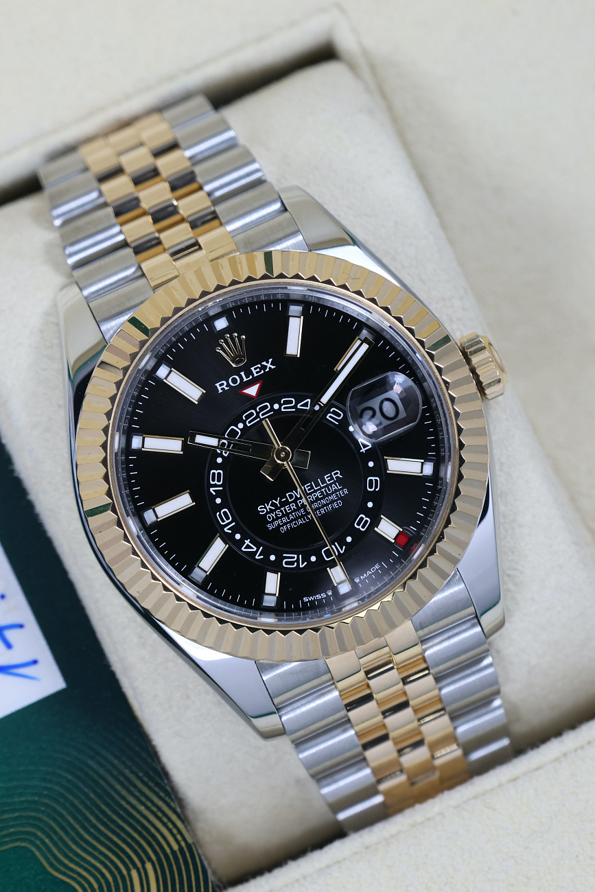 Часы Rolex  Sky-Dweller 42Mm Steel And Yellow Black Dial  336933