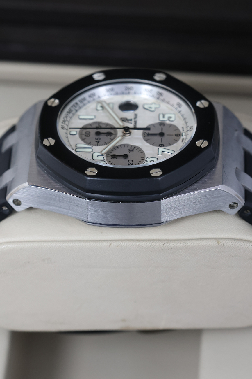 Часы Audemars Piguet  Audemars Piguet Royal Oak Offshore Rubber Clad  25940SK.OO.D002CA.02