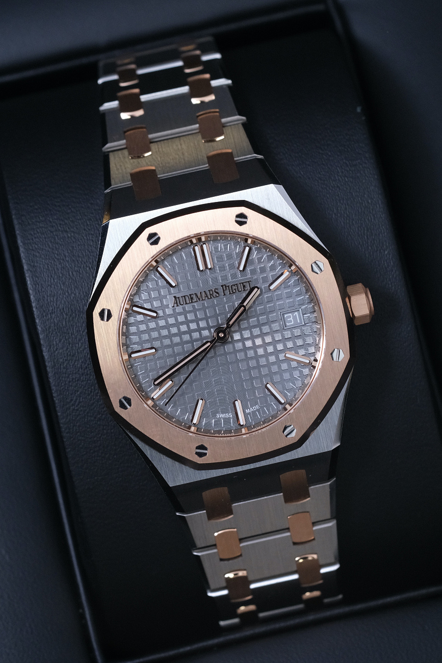 Часы Audemars Piguet  Royal Oak Steel Gold Grey Dial  77450SR.OO.1361SR.03