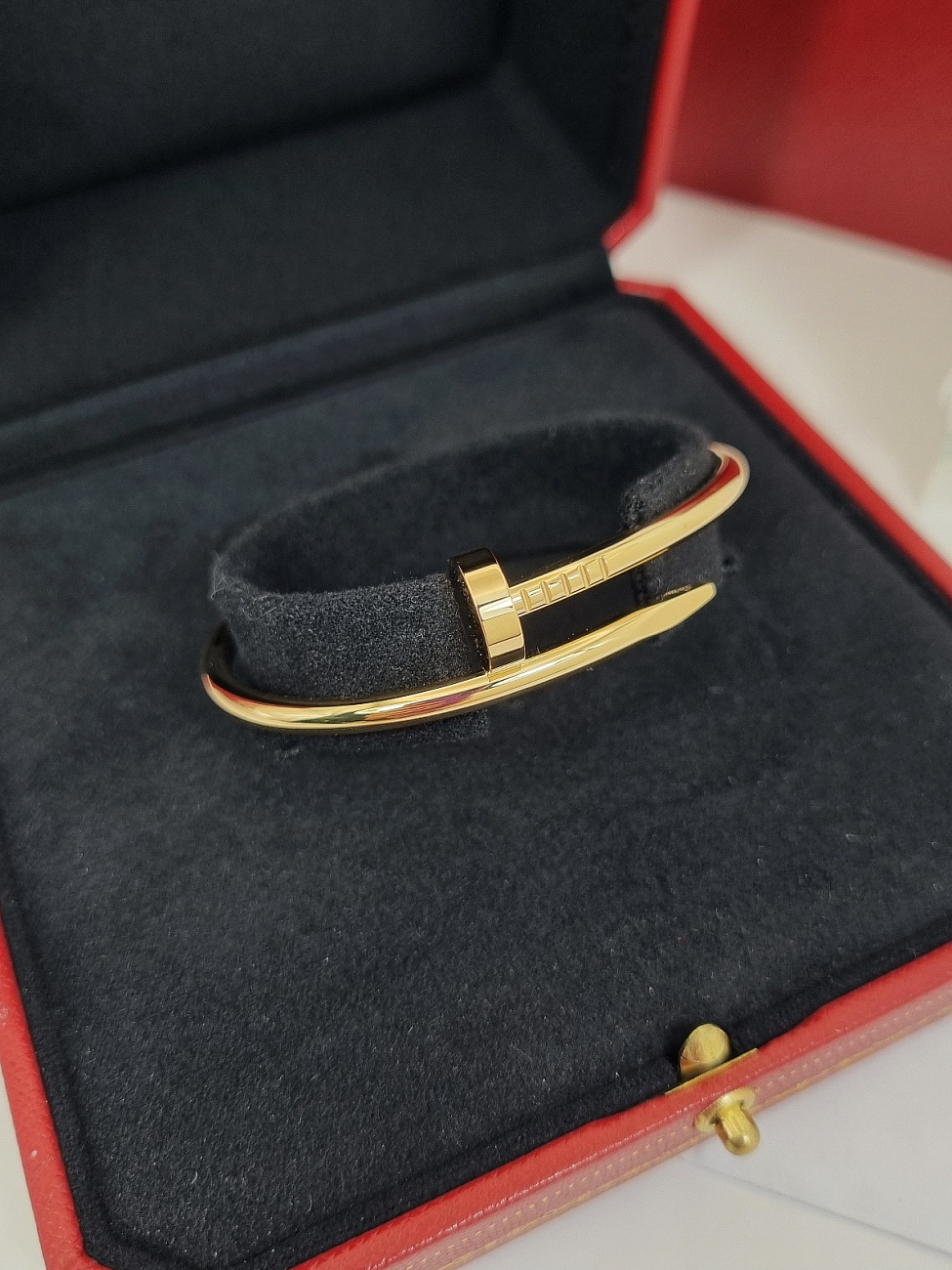 Украшение Cartier  Juste Un Clou Bracelet, Classic, Yg  B6048217 