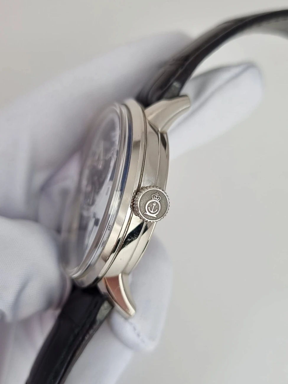 Часы Arnold &amp; Son  Instrument Collection Dstb 1Ataw.l04A.c121W  1ATAW.L04A.C121W