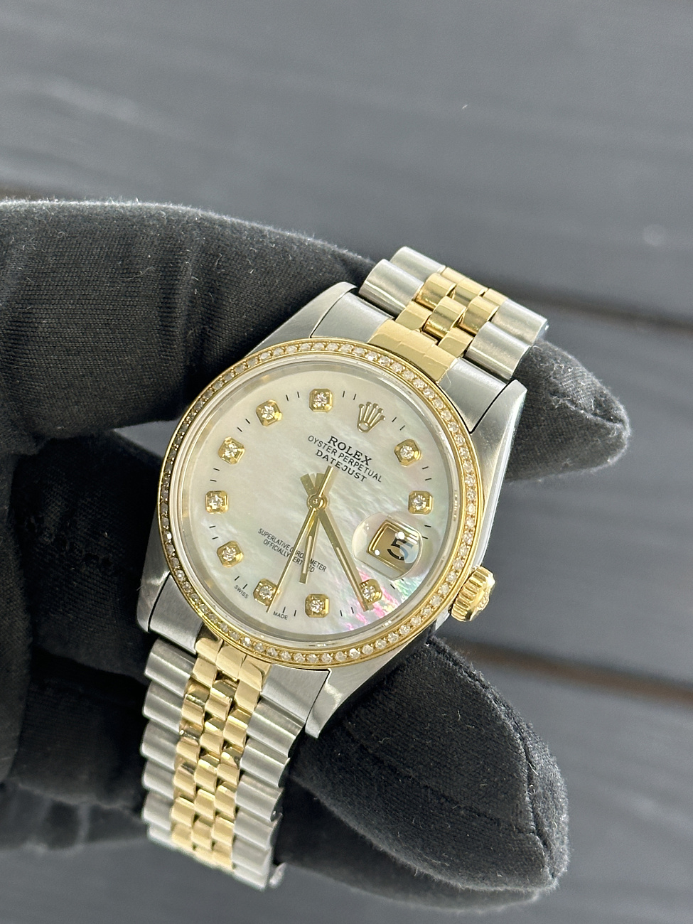 Часы Rolex  Datejust 36Mm Mop Dial Custom Diamonds  16233