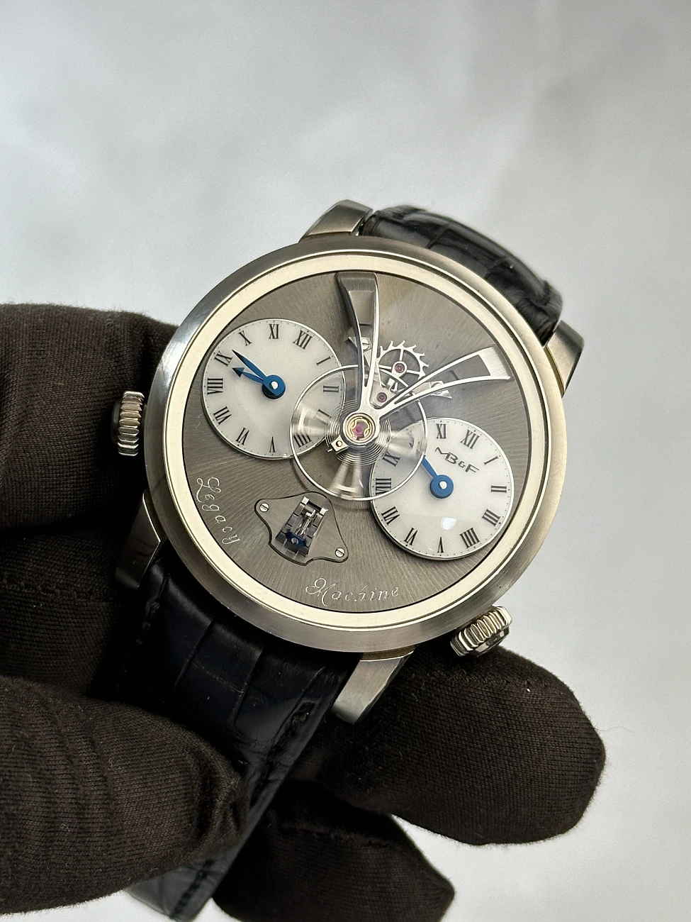 Часы MB&amp;F  Legacy Machine No.1 White Gold  01.WL.W