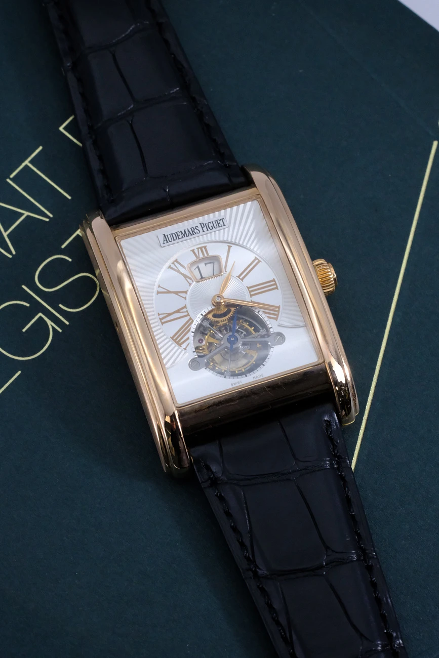 Часы Audemars Piguet  Edward Piguet Tourbillon Large Date  26009OR.OO.D088CR.01
