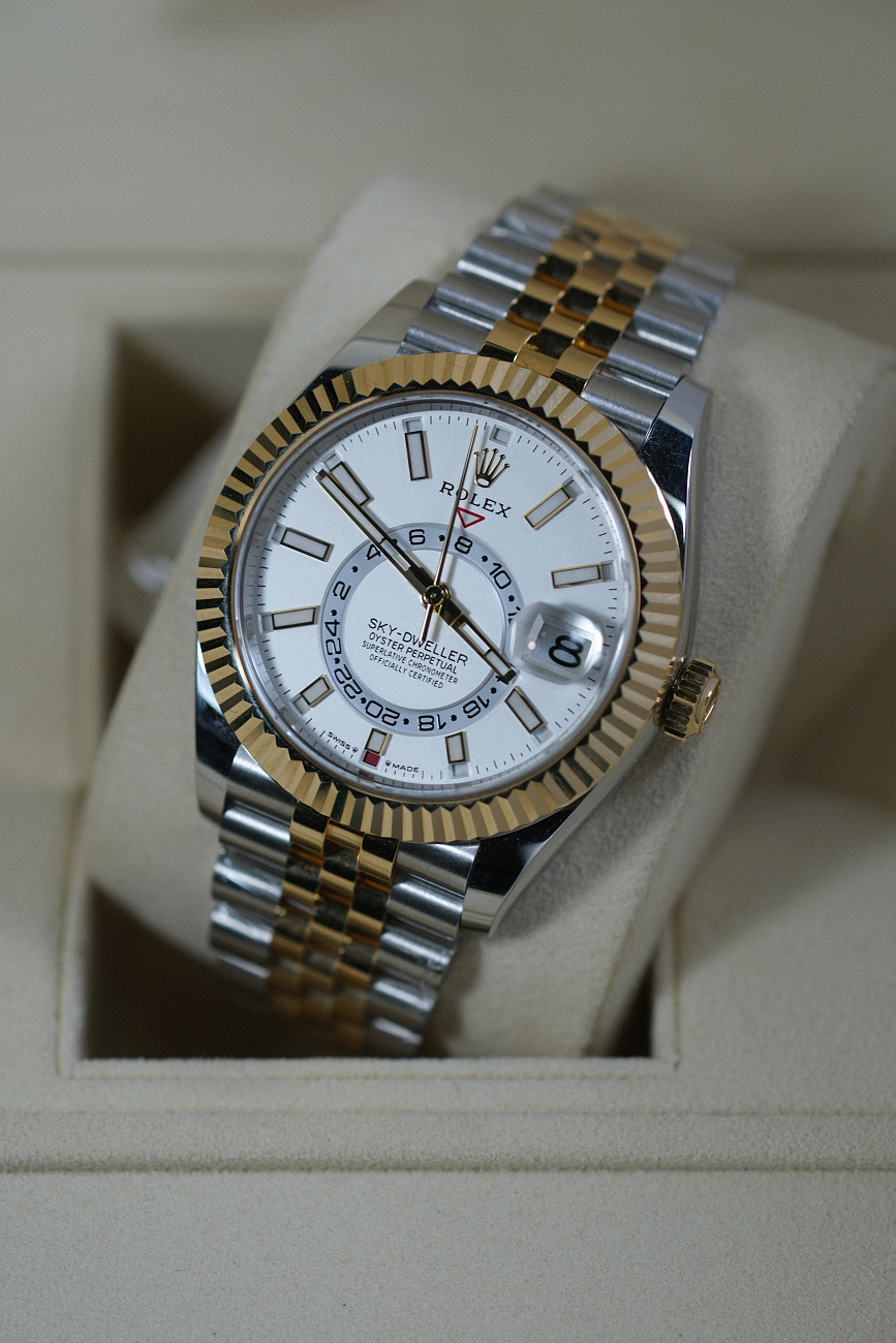 Часы Rolex  - Sky-Dweller 42Mm Steel And Yellow White Dial  336933