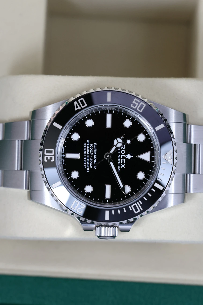 Часы Rolex  Submariner No Date Steel  124060