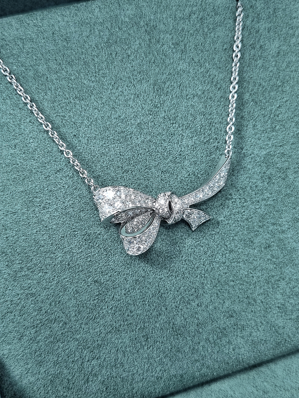 Украшение Graff  Tilda's Bow Diamond Pendant  RGP798 