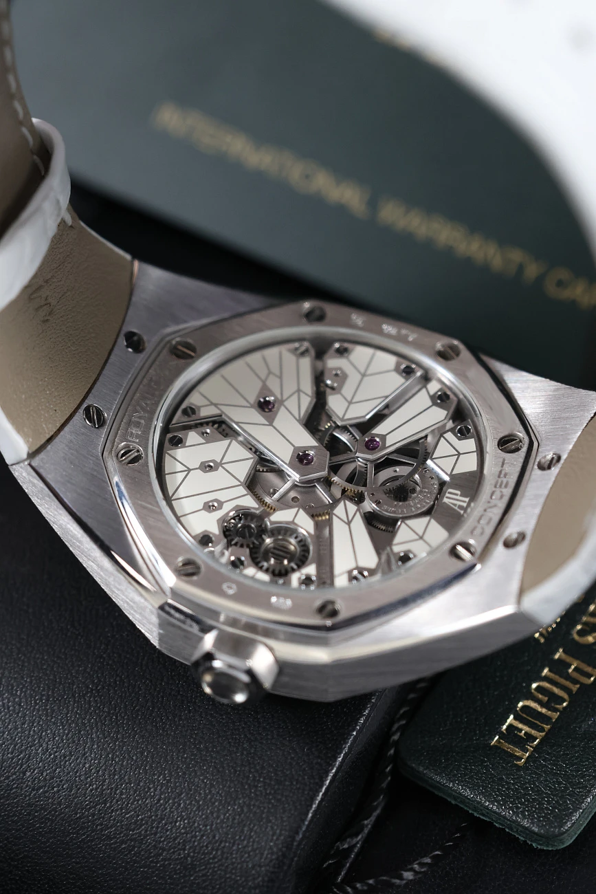 Часы Audemars Piguet  Royal Oak Concept Ladies Flying Tourbillon 38,5 mm White Gold  26227BC.ZZ.D011CR.01