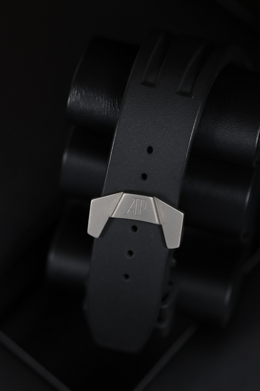 Часы Audemars Piguet  Royal Oak Concept Gmt Tourbillon 44 Mm  26560IO.OO.D002CA.01