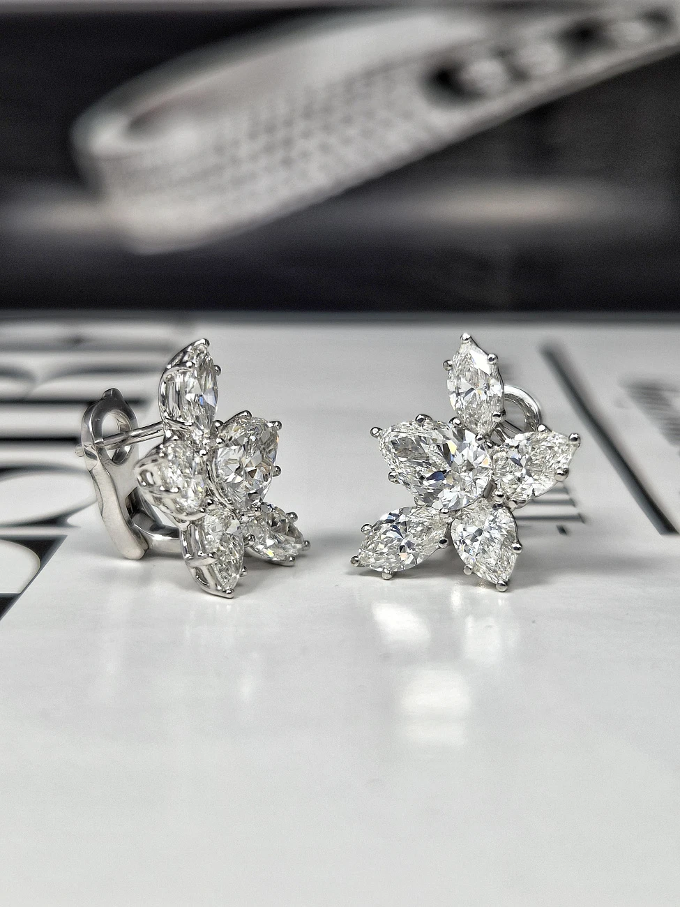 Украшение GIA  Cluster Diamond Earrings 5,05 ct. G/VS1   