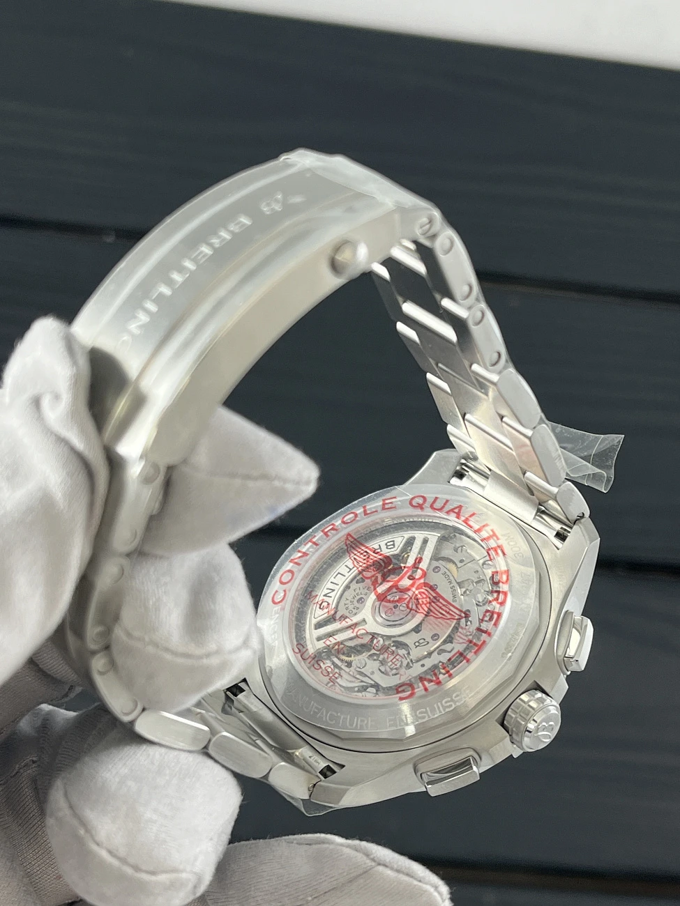 Часы Breitling  Avenger B01 Chronograph 44  AB0147101L1A1