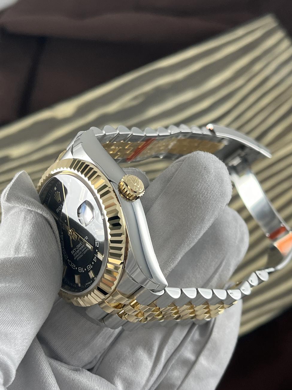 Часы Rolex  Sky-Dweller 42Mm Steel And Yellow Black Dial  336933