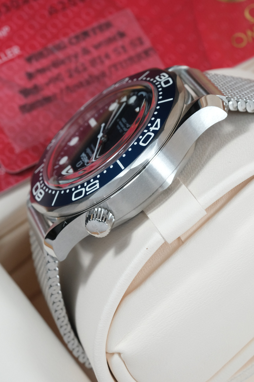 Часы Omega  Seamaster James Bond 60Th Anniversary  210.30.42.20.03.002