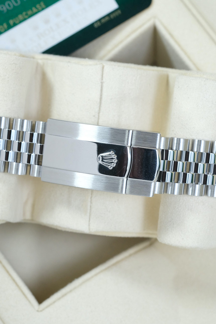 Часы Rolex  Datejust 41Mm White Dial  126334