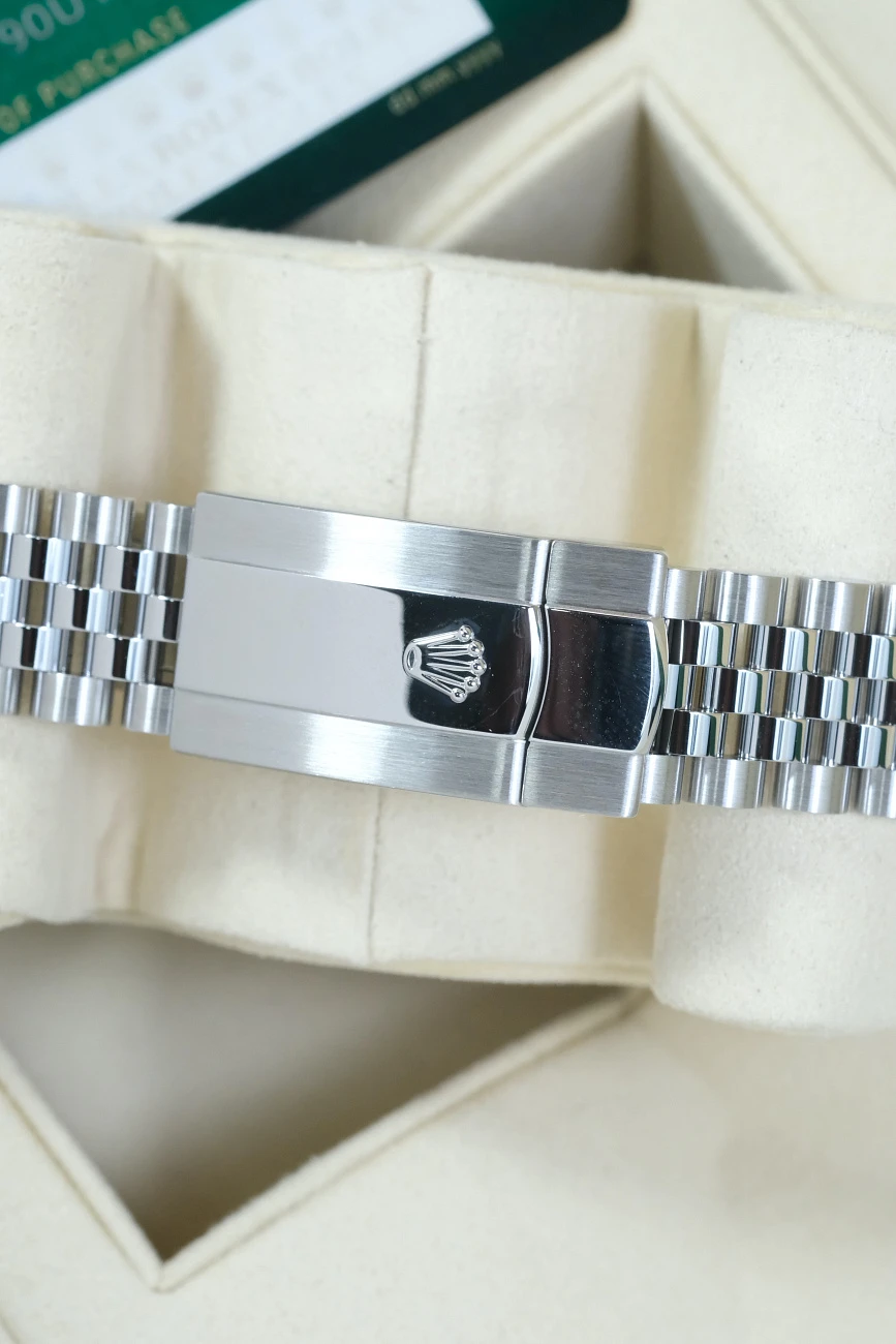 Часы Rolex  Datejust 41Mm White Dial  126334
