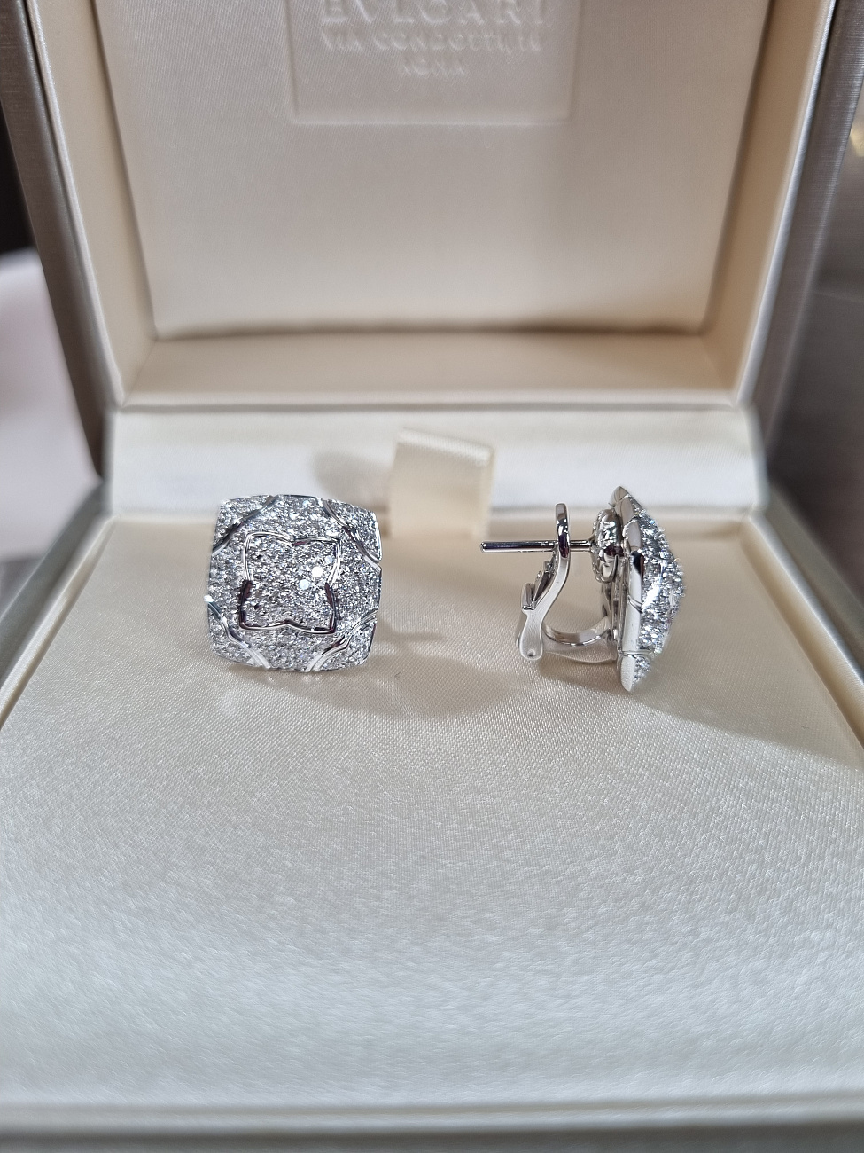 Украшение Bvlgari  Pyramid Earrings With Diamonds   