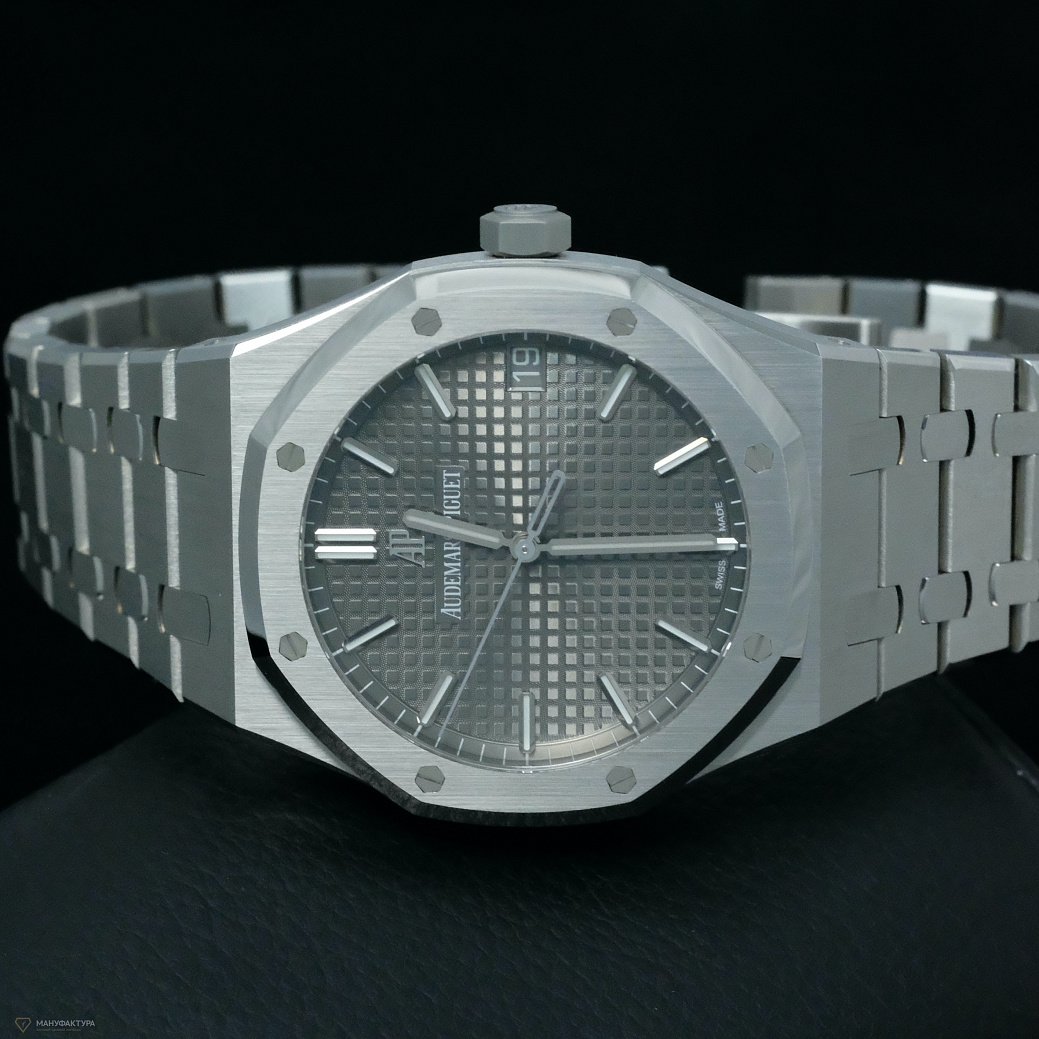 Часы Audemars Piguet  Royal Oak 41Mm  15500ST.OO.1220ST.02