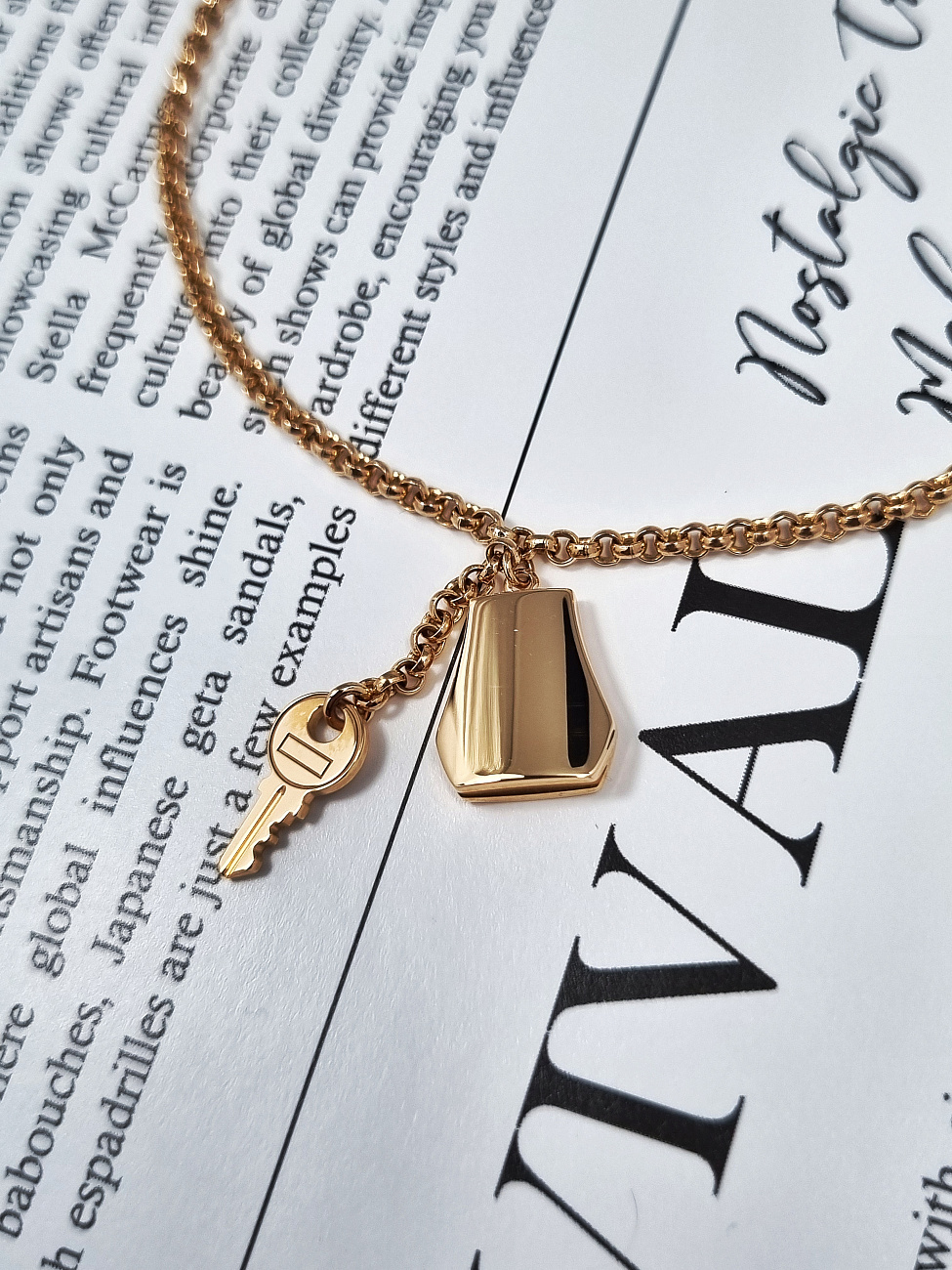 Украшение Hermès  Kelly Clochette bracelet, small model  H220467B 00ST 