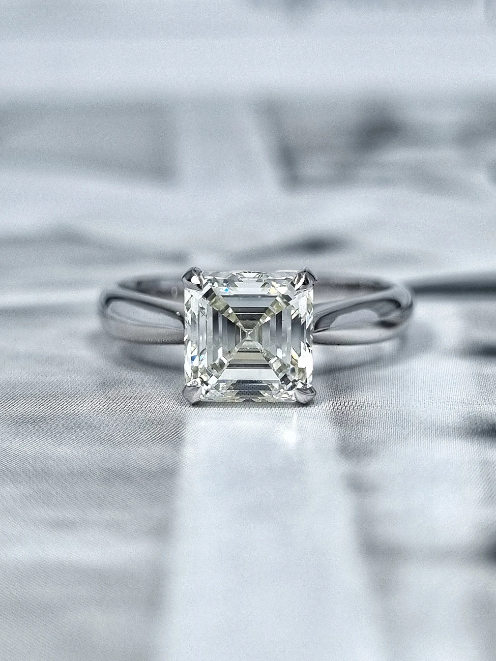 Украшение GIA  Кольцо с бриллиантом 2,01 ct. L/VS2 (Asscher)   