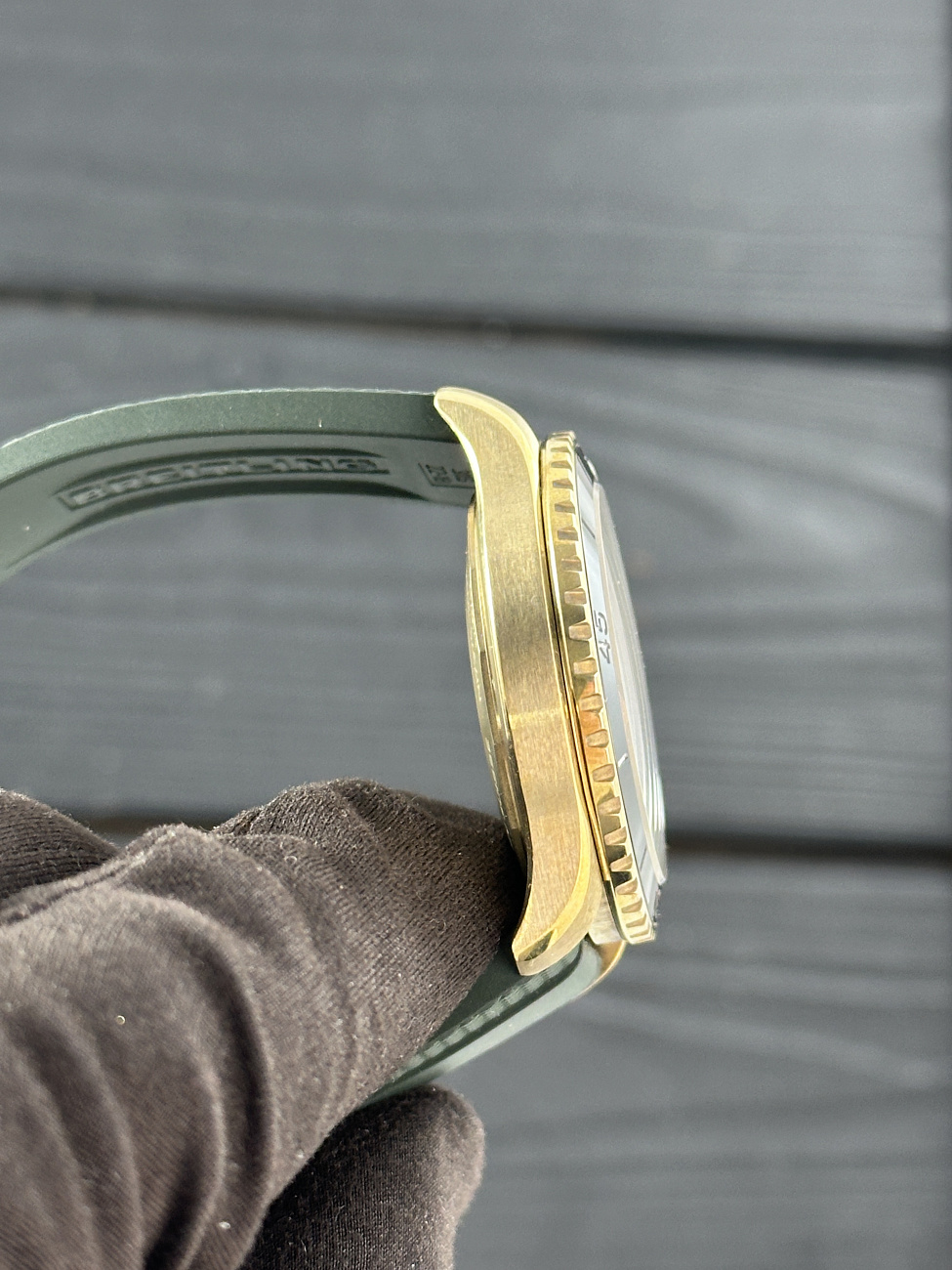 Часы Breitling  Superocean Automatic 42 Bronze  N17375201L1S1