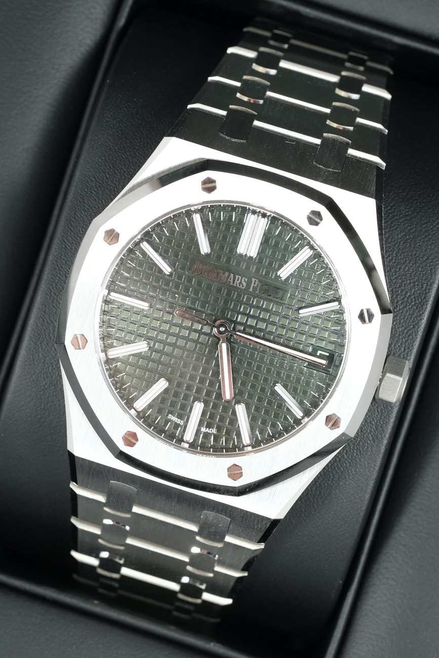 Audemars Piguet в наличии в Москве в &quot;Мануфактуре&quot;! 
