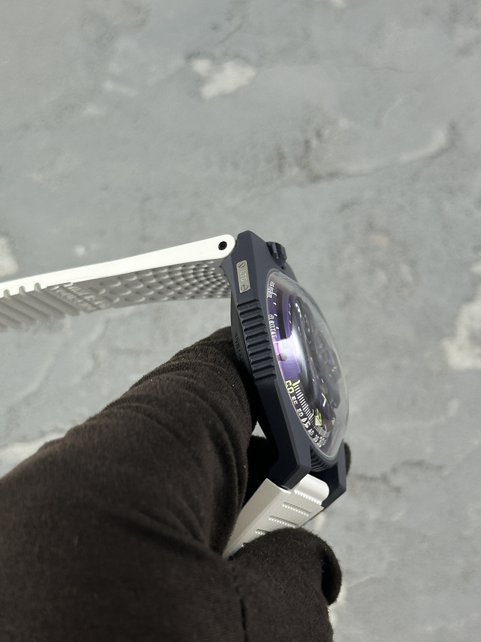 Часы Urwerk  Ur-100V Ultraviolet  UR-100