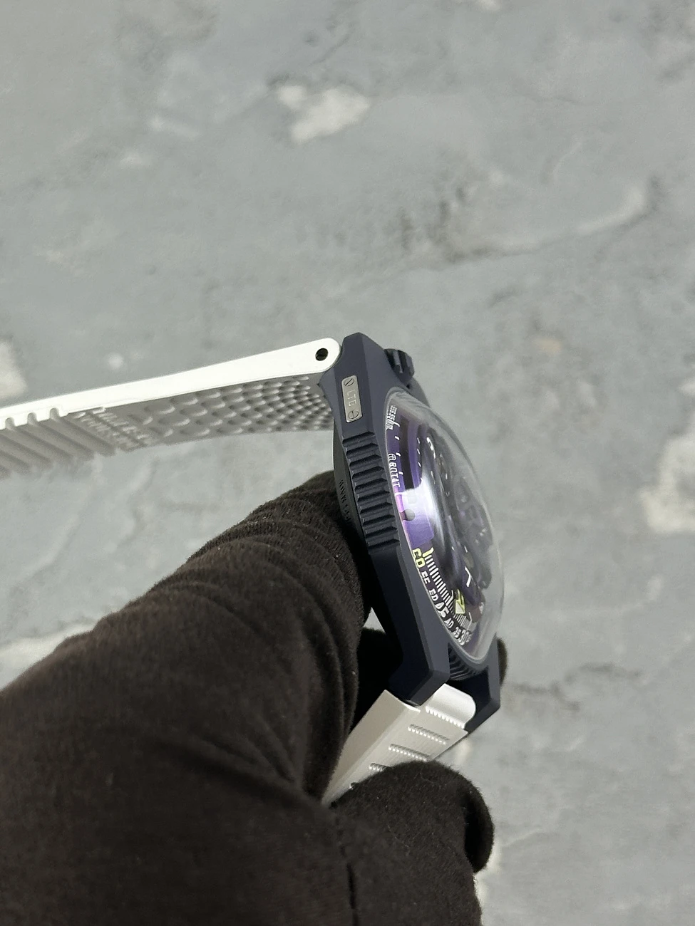 Часы Urwerk  Ur-100V Ultraviolet  UR-100