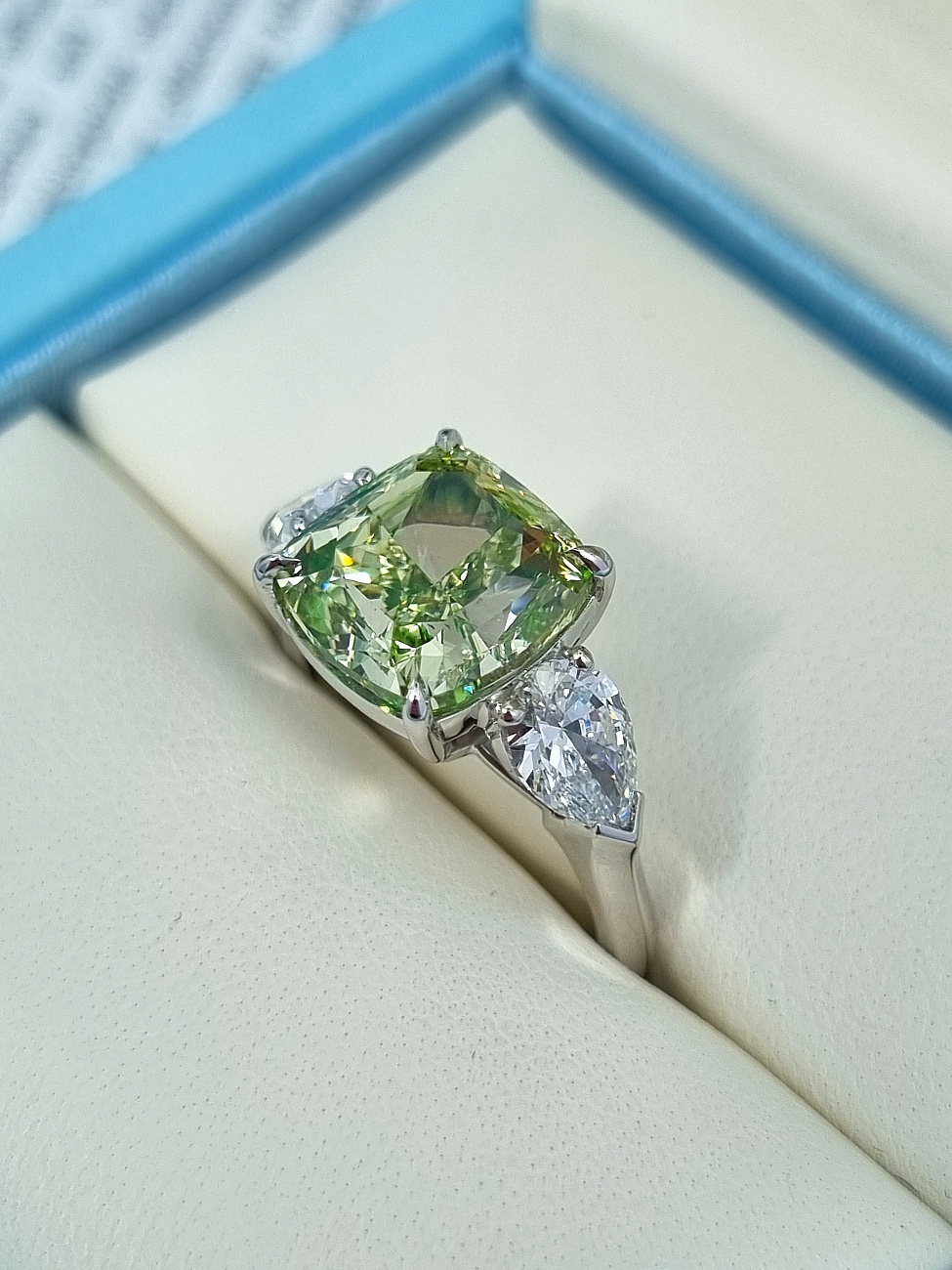 Украшение NO NAME  Кольцо С Бриллиантом 5,04 Ct. Fgy/Si1   