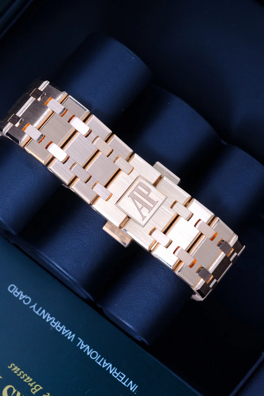 Часы Audemars Piguet  Royal Oak 33Mm Rose Gold  67651OR.ZZ.1261OR.02