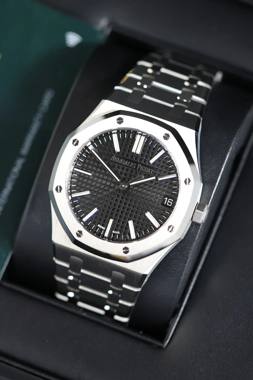 Часы Audemars Piguet  Royal Oak Selfwinding 41Mm Black Dial  15510ST.OO.1320ST.07