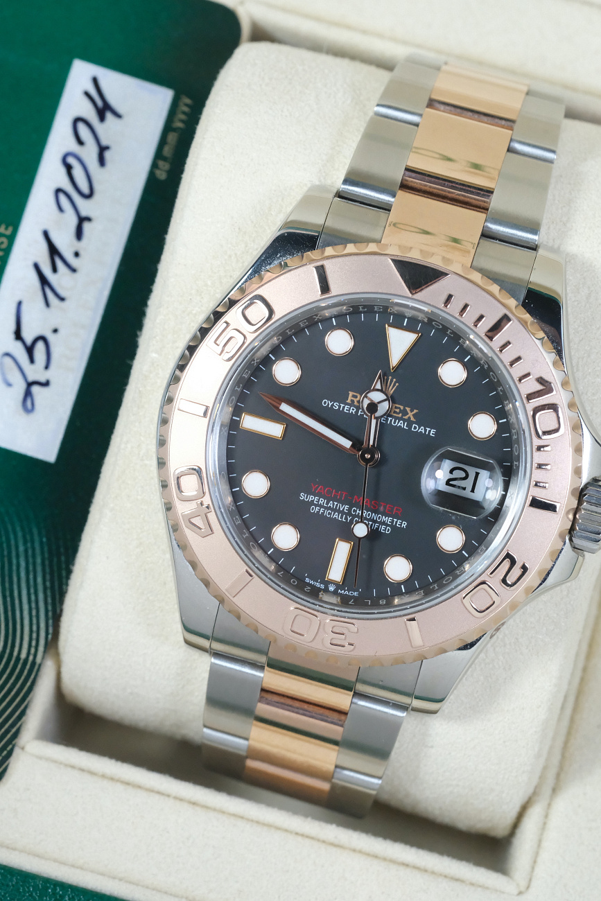 Часы Rolex  Yachtmaster 40Mm Two Tone Black Dial  126621