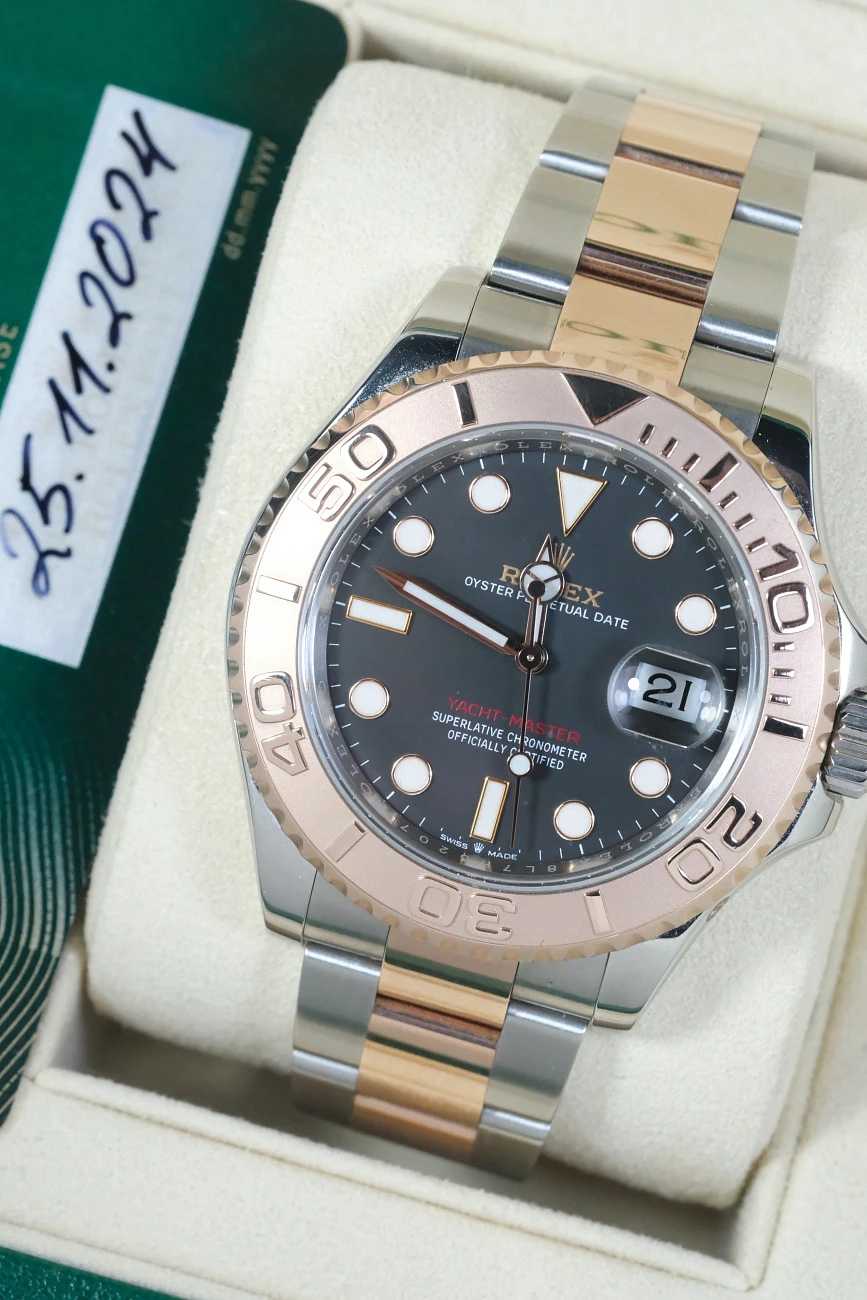 Часы Rolex  Yachtmaster 40Mm Two Tone Black Dial  126621