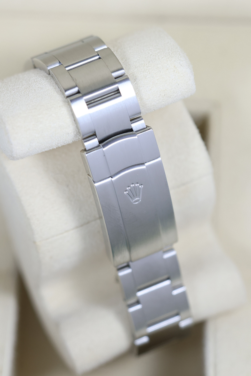 Часы Rolex  Oyster Perpetual 39Mm  114300