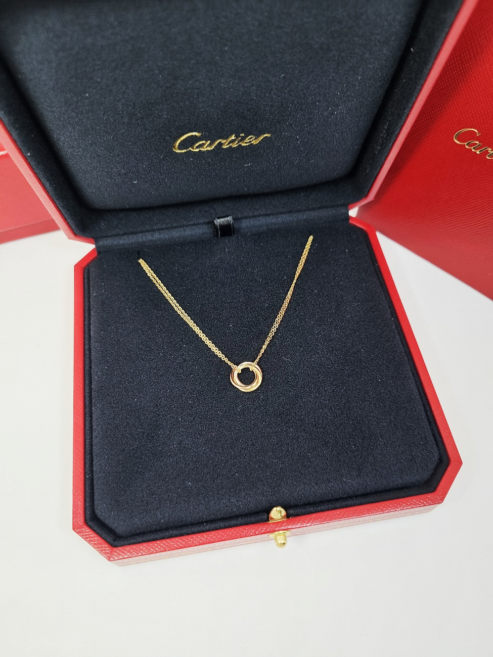 Украшение Cartier  Trinity Necklace, Small Model  B7224816 