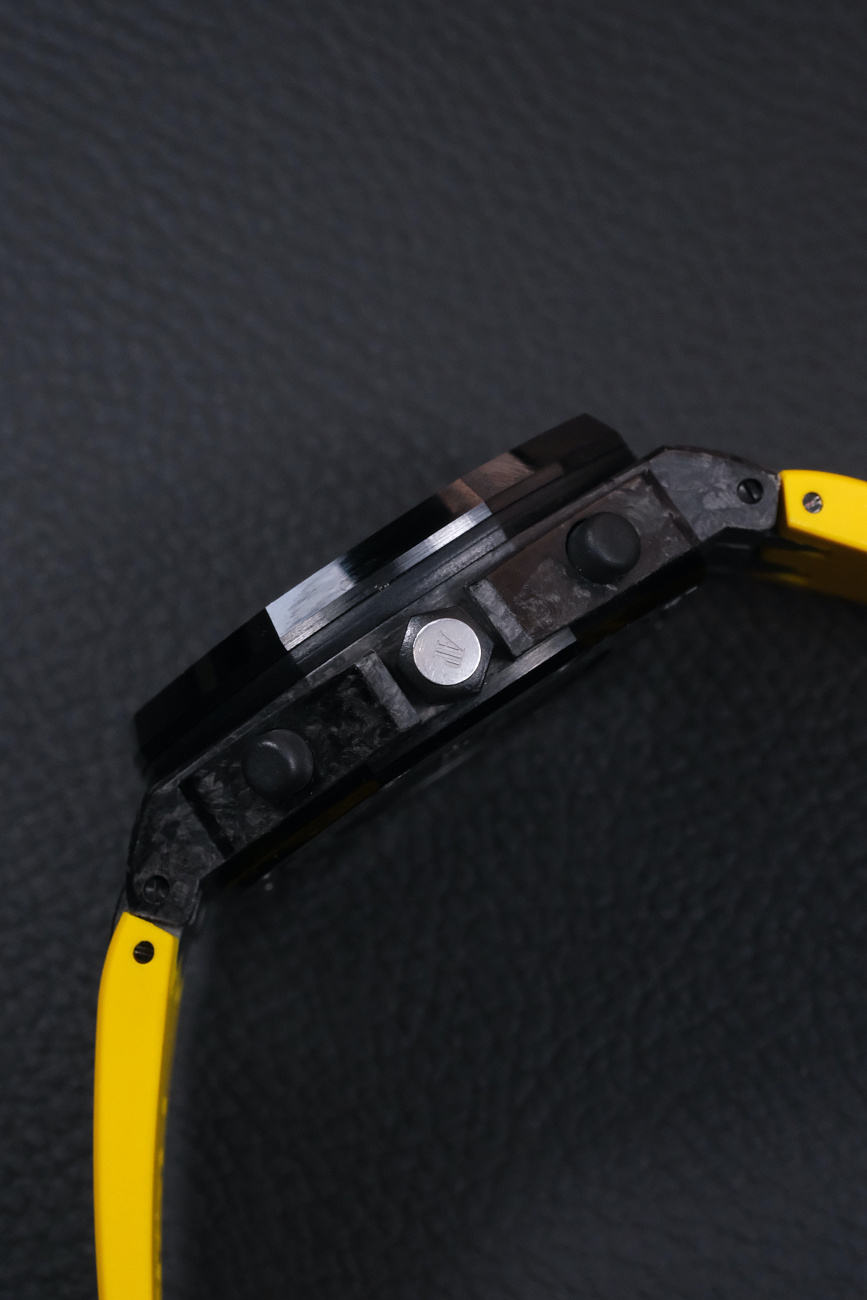 Часы Audemars Piguet  Audemars Piguet Royal Oak Offshore Chronograph 42 Bumblebee  26176FO.OO.D101CR.03